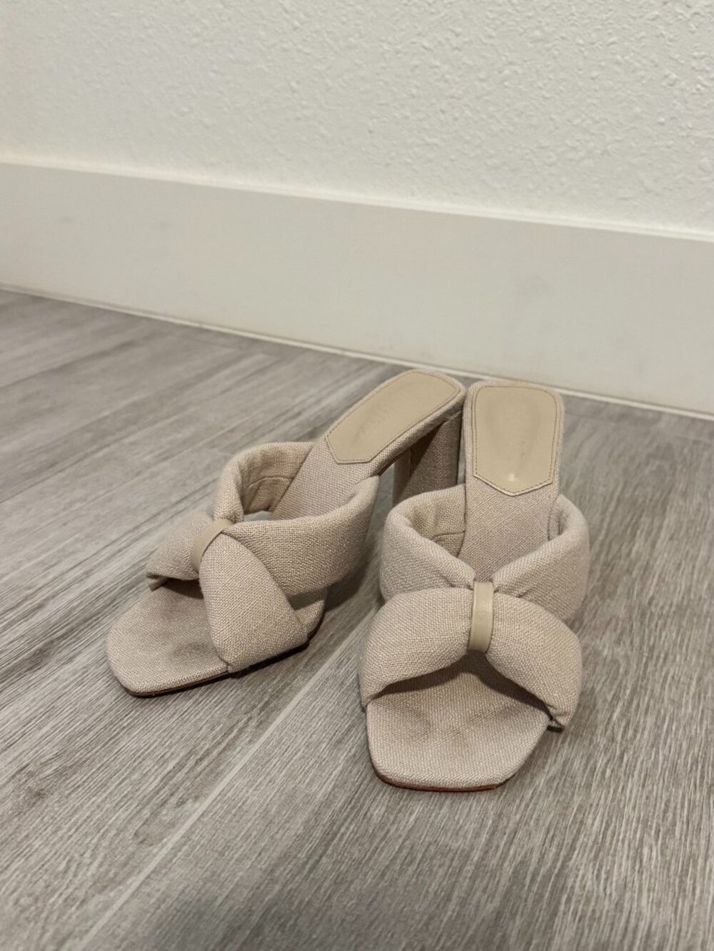 Schutz Linen Knot Block Heel Sandals Neutral Boho 7.5